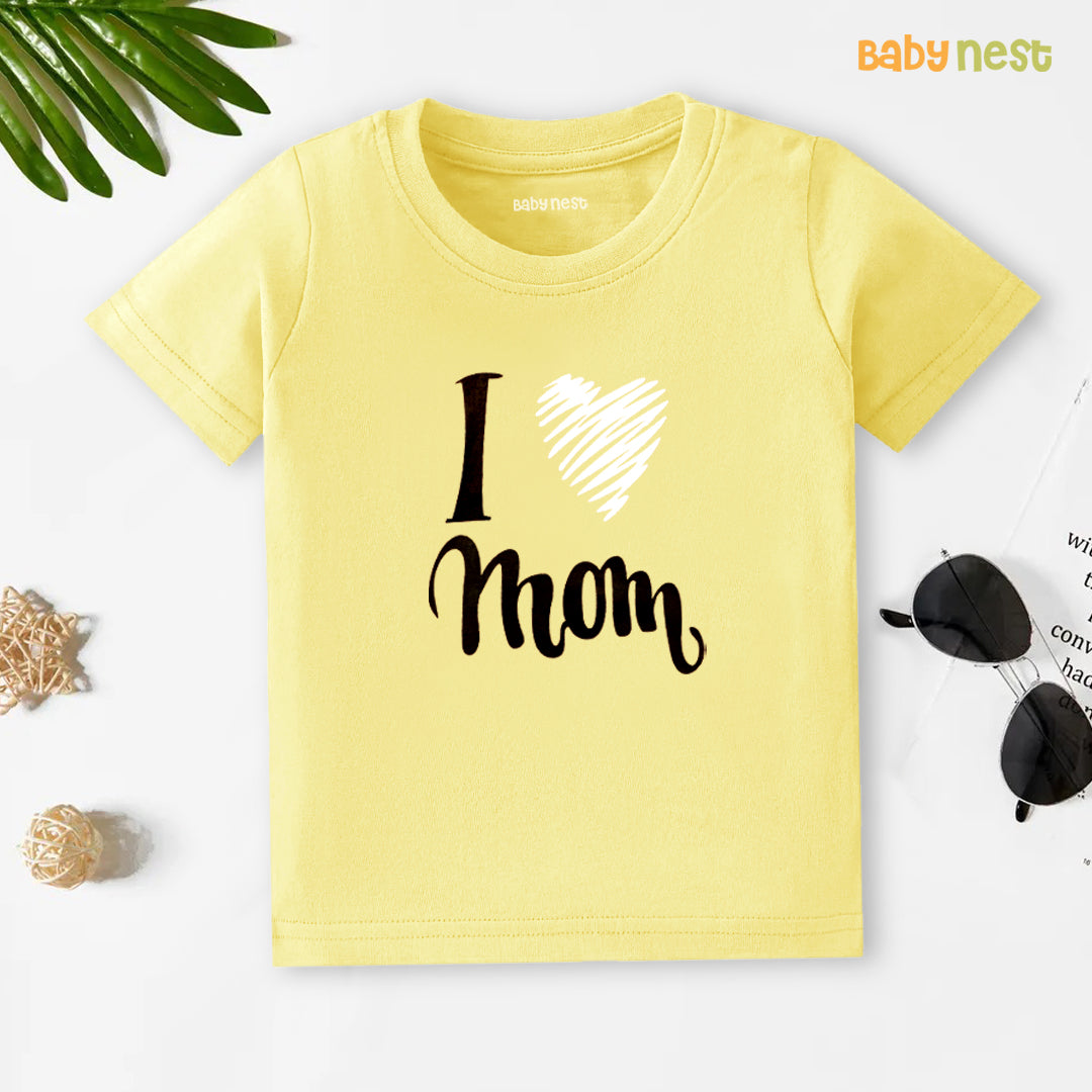 Half Sleeves T-Shirt With I Love Mom Print