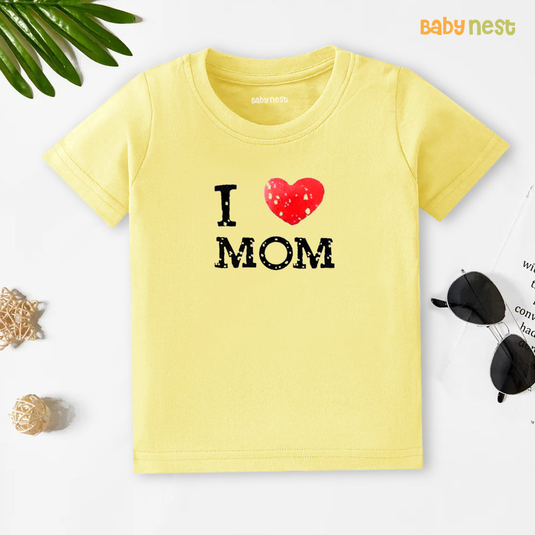 Half Sleeves T-shirt with I Love Mom Print