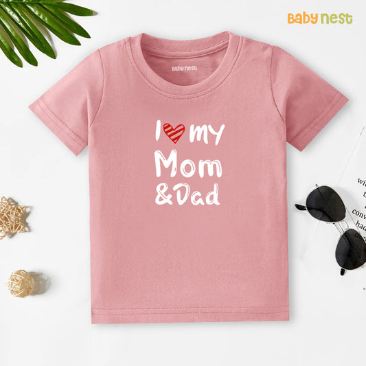 Half Sleeves T-shirt with I Love My Mom & Dad Print