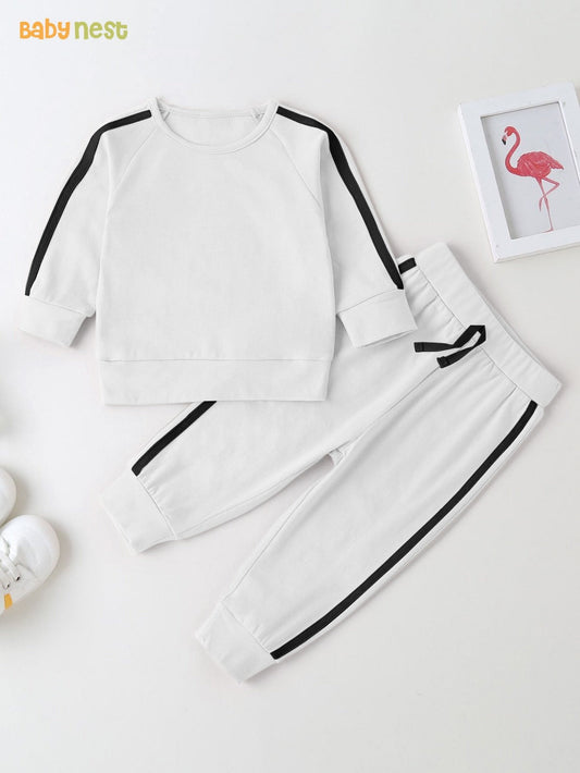 Cozy Fleece White Sweatshirt & Sweatpants Set - Active Winter Set